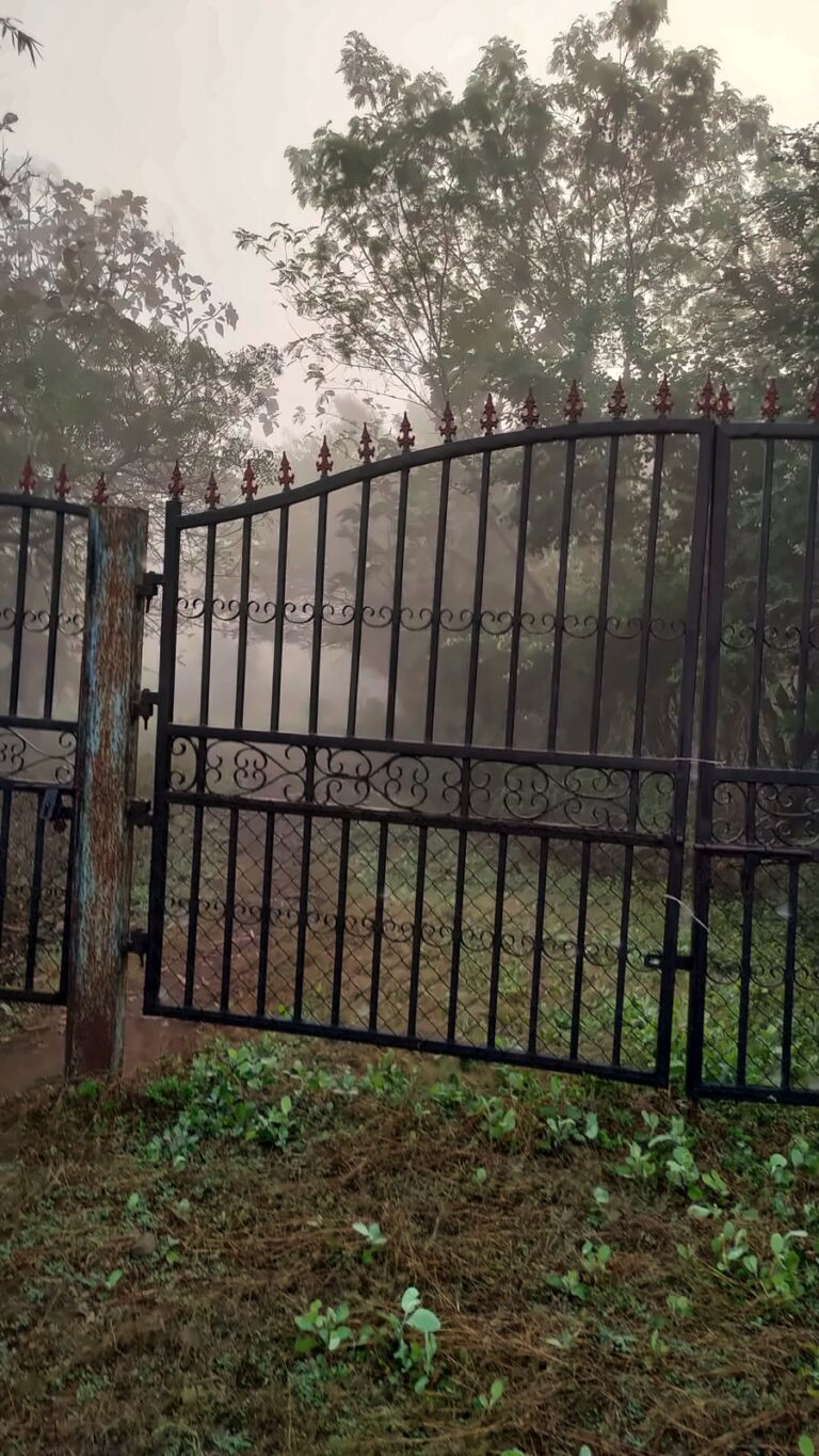 The retreat gate on a foggy morning